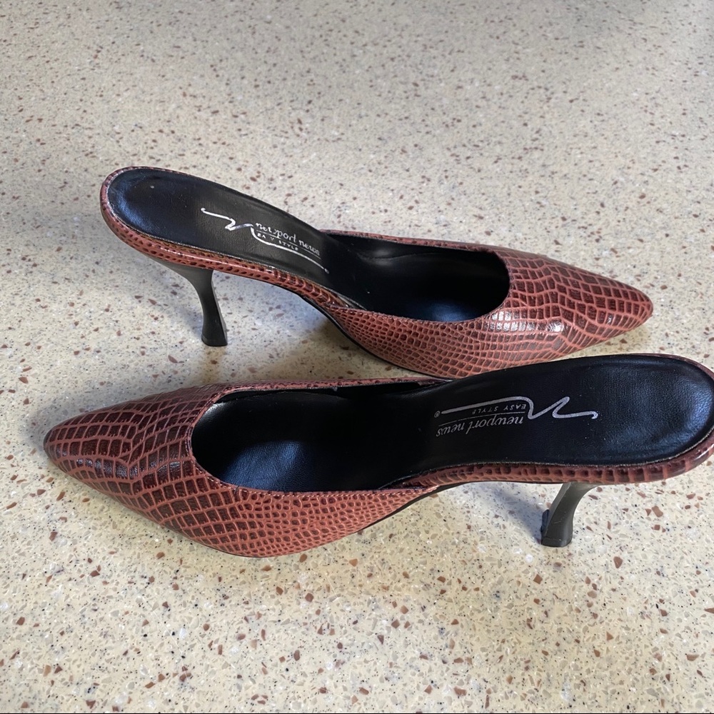Pointed Toe High Heel Leather Clog Newport News 11